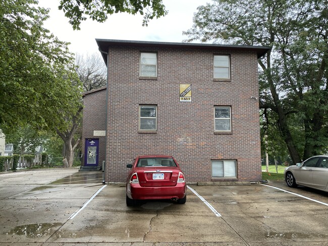 Photo - 1230 Claflin Rd Apartment Unit # 6