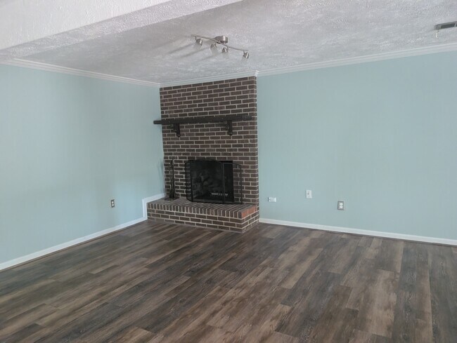 Photo - 8505 Wolftrap Rd