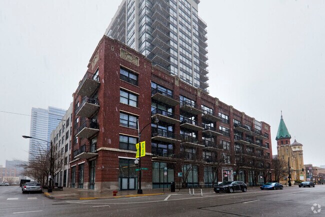 Building Photo - 21 W Chestnut St Unit 1404 Rental