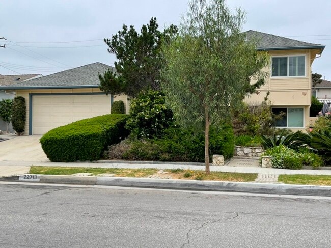 Photo - 22913 Juniper Ave