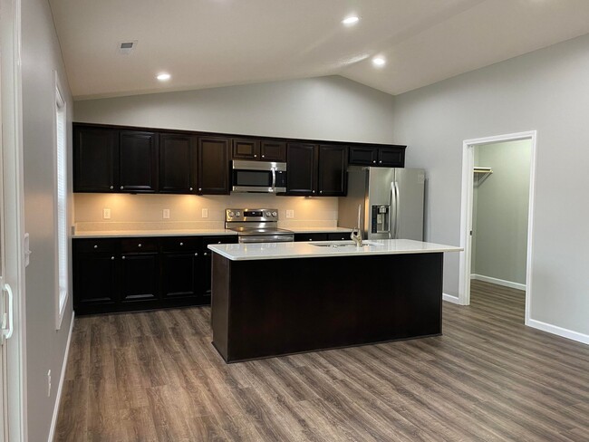 Kitchen Area - 1900 Grandioso Dr Apartments