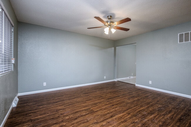 Photo - 514 NE Corder St