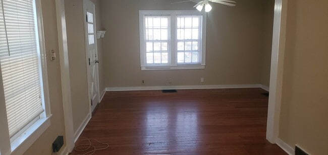 Photo - 2 bd, 1 ba house in central west Columbia, wood floors, new paint, low traffic road