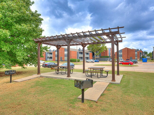 pergola/picnic area