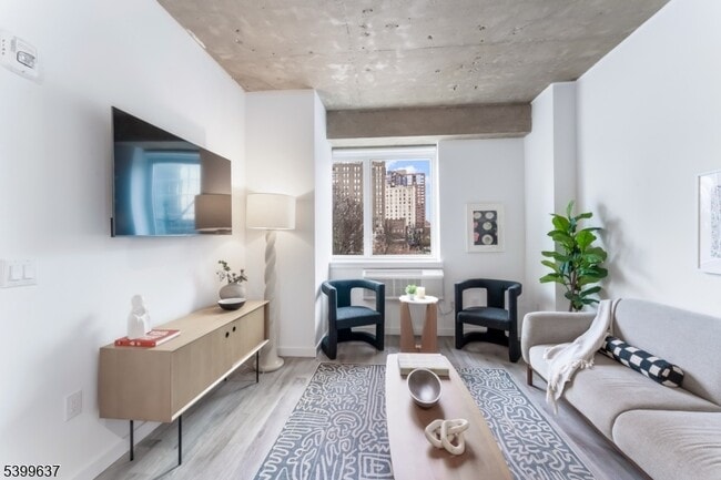 Photo - 10 Commerce Ct Unit 7H