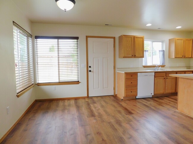 Photo - 1949 Greatview Dr