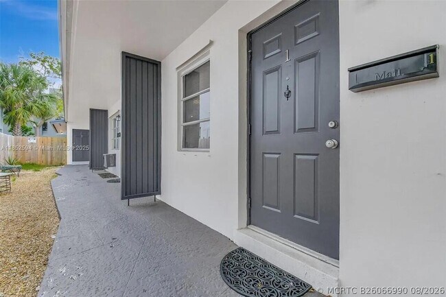 Photo - 1213 SE 1st St Unit 1