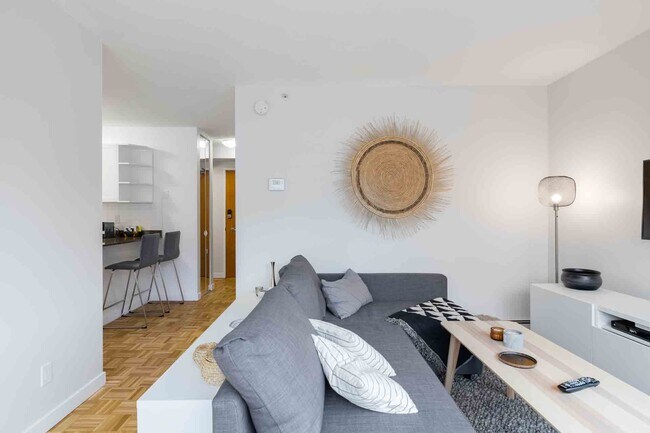 Photo - Somerset Unit 00808