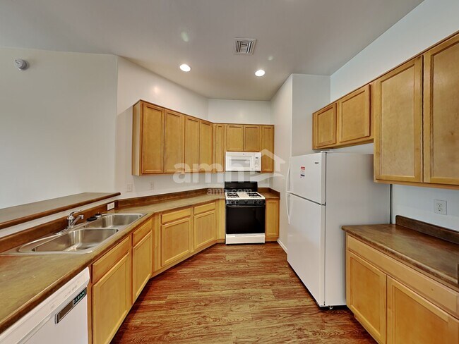 Photo - 33 E Calle Vivaz