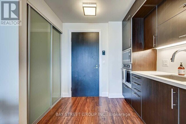 Photo - 5 Sheppard Ave E Unit 2622