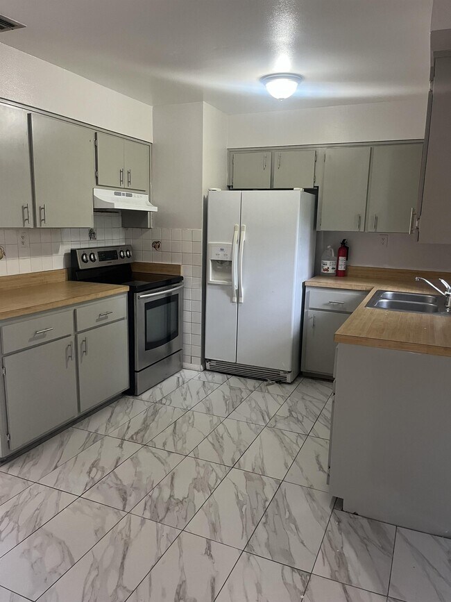 1304 Louis Ct