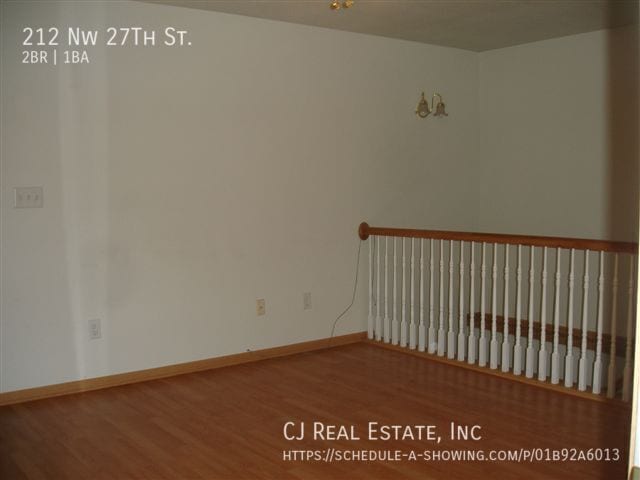 Photo - 212 NW 27th St Ct