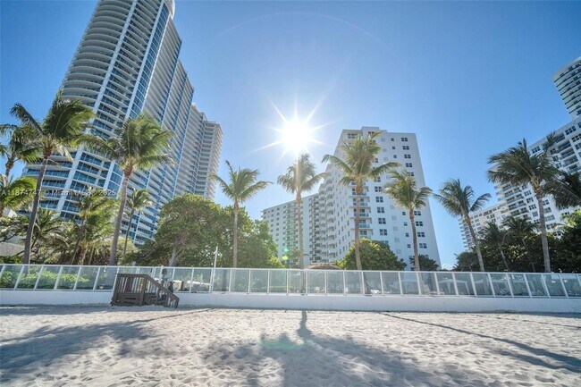 Photo - 3001 S Ocean Dr Unidad 1231