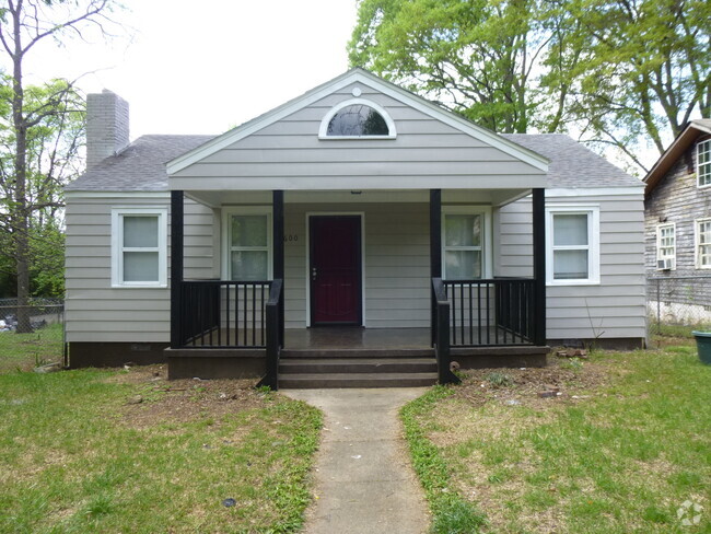 Building Photo - NOW AVAILABLE AND MOVE IN READY! Rental