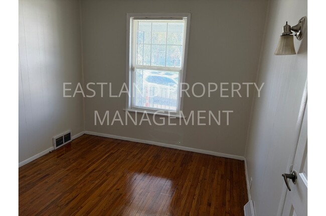 Photo - 1964 Burr St