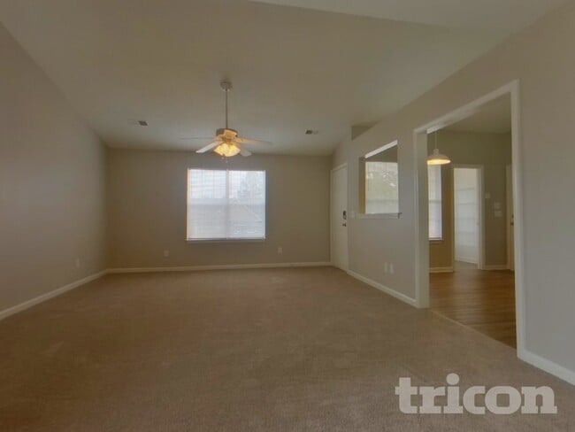 Photo - 1306 May Oak Cir