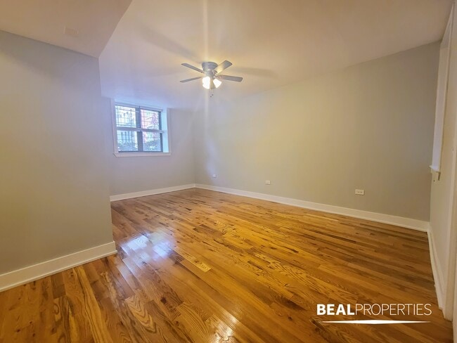 Photo - 647 W Oakdale Ave