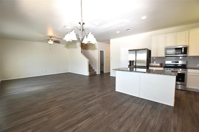 Photo - 700 Bayberry Cir