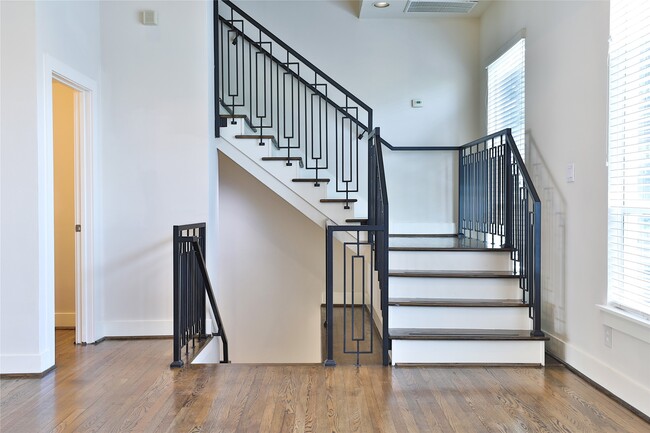 Photo - 4706 Austin St