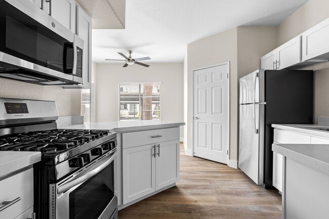 Kitchen 1 Bedroom/1 Bath Floorplan - Element