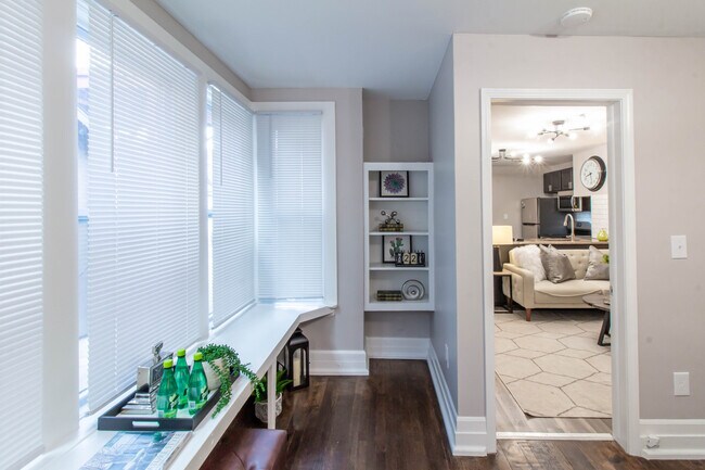 Photo - 1084 Van Dyke St