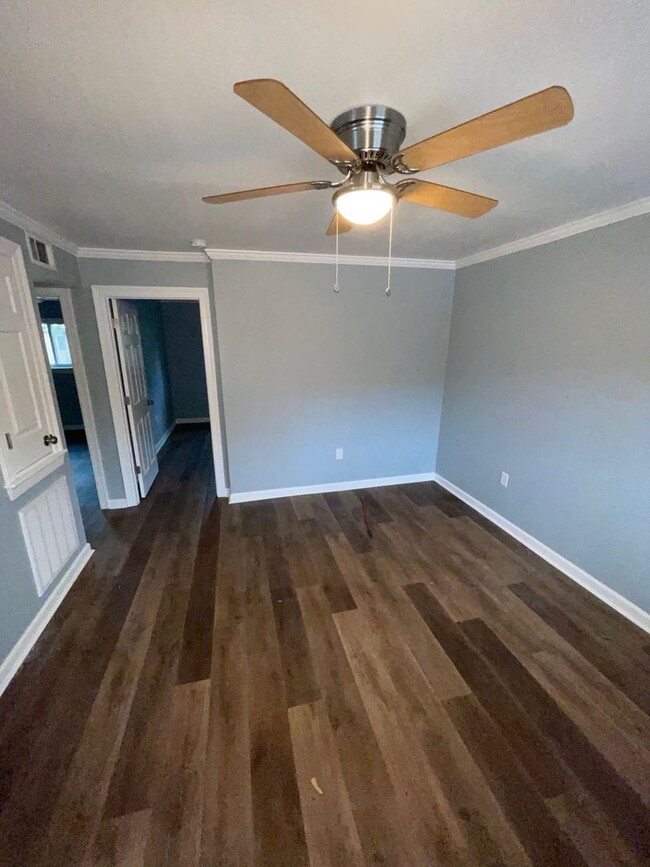 Building Photo - Crown Ave PLEX Rental