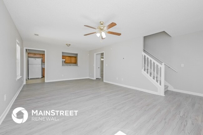 Photo - 6233 Hickory Ln Cir