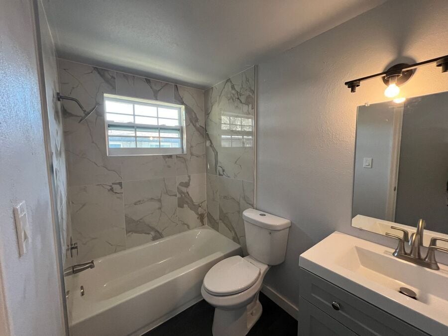 Photo - 9318 Grandfield-B Unit B