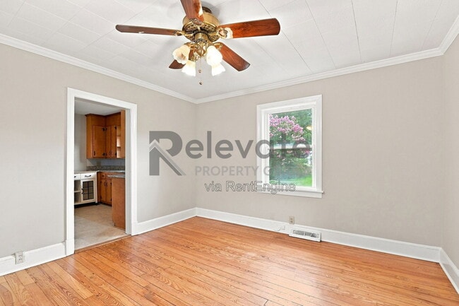 Photo - 1425 Dinwiddie Ave