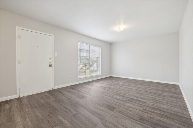 Photo - Crownover Apartments
