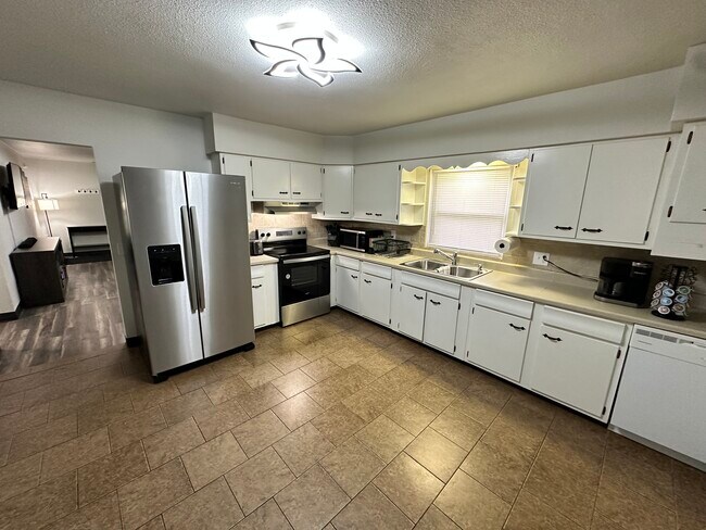 1000 Court St Unit 1002