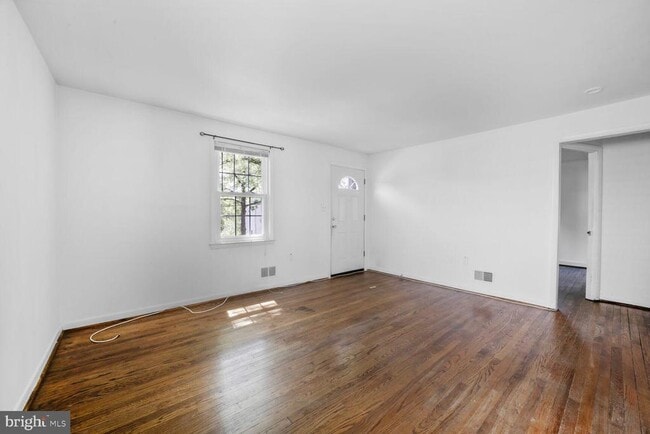 Photo - 9506 52nd Ave