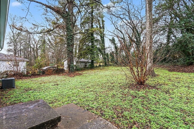 Photo - 2135 Jernigan Dr SE