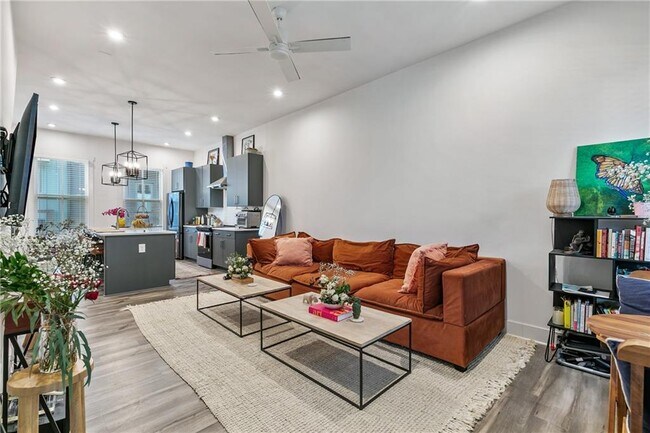 Photo - 738 Perch Pl