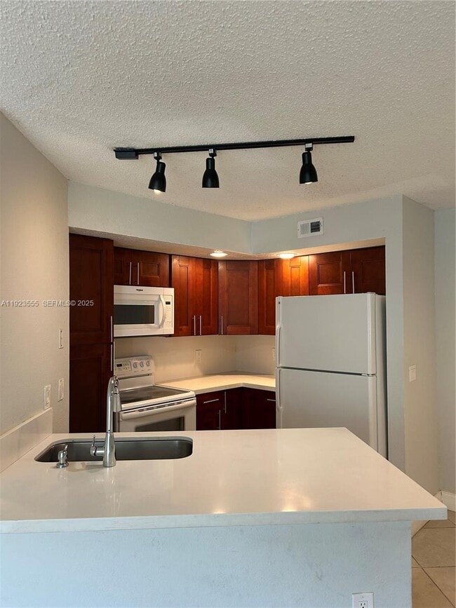 Building Photo - 12980 Vista Isles Dr Unit 312