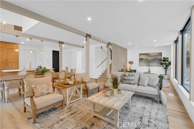 216 Leonard Ln