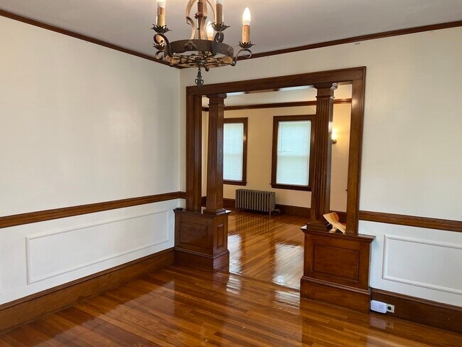 277 Lexington St Unit 1/F