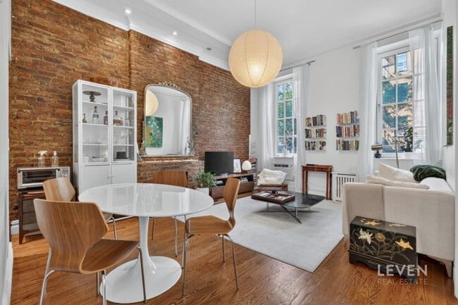 Photo - 220 W 15th St Unit 2A