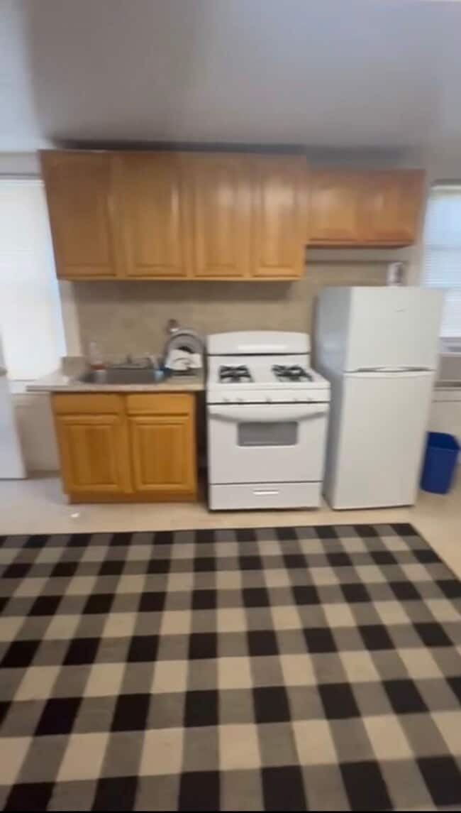 Kitchen - 738 Edgar Rd Unit 1