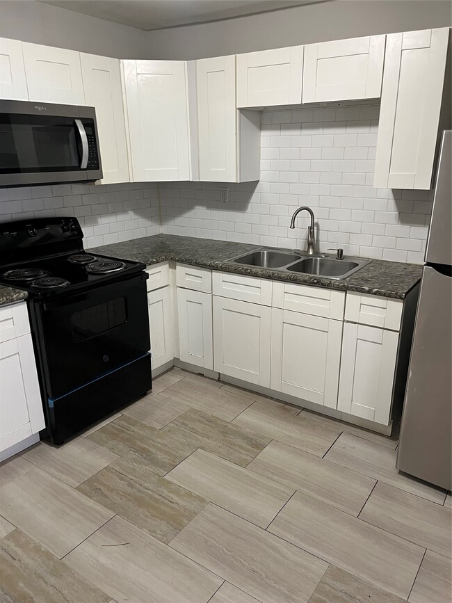 Photo - 6813 Foster St
