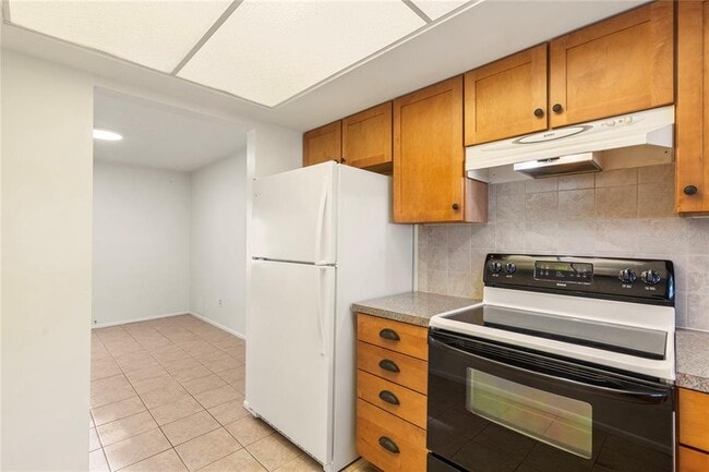 Photo - 1248 Lazy Lake Rd W