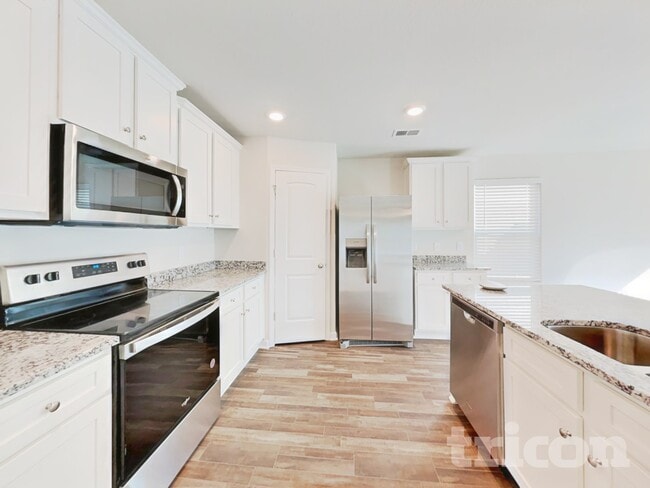 Photo - 2136 Southlea Dr