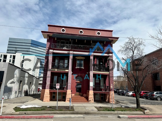 Exterior - 251 E Broadway Unit 401