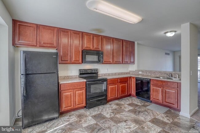 Photo - 327 Tribbitt St