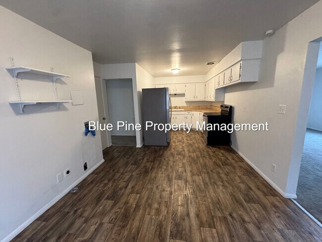 Photo - 301 E 18th St Unit 1