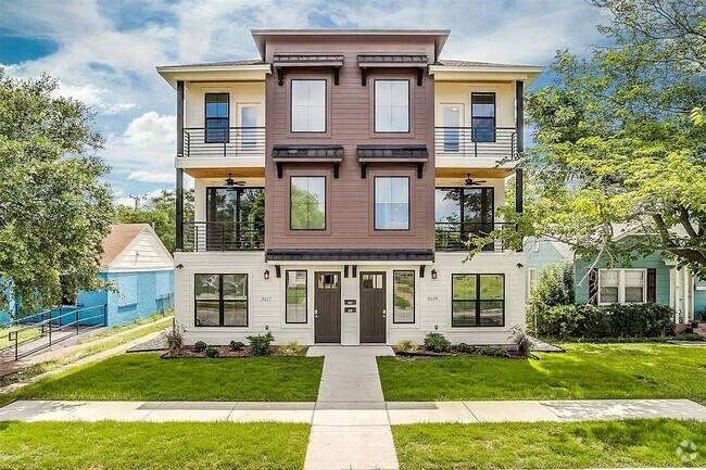 Building Photo - 2305 Benbrook Blvd Rental