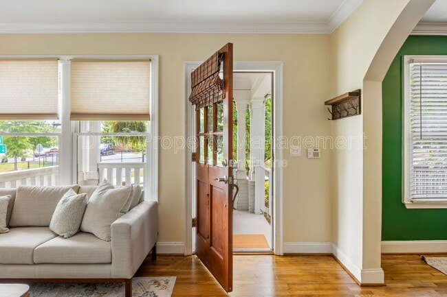 Photo - 161 Randolph St NE