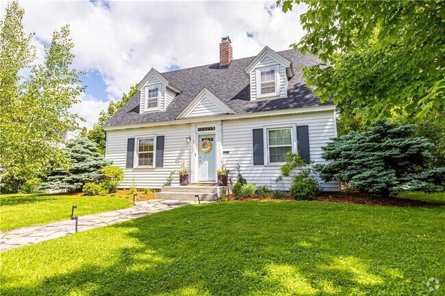 Building Photo - Stunning 4-Bedroom Home with Attached Gara...