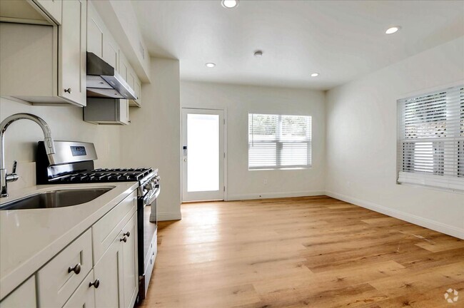 Building Photo - 2202 Camden Ave Rental