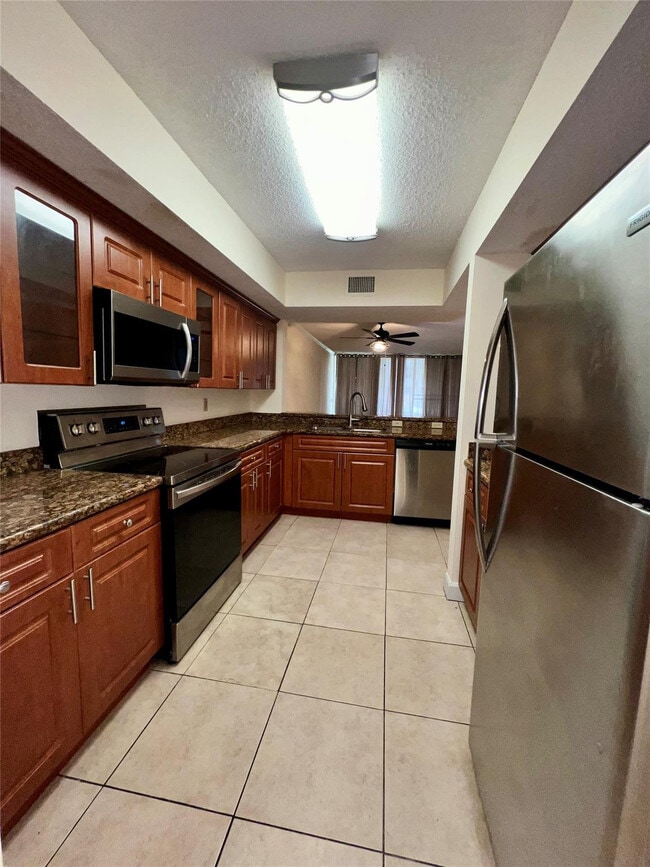 Building Photo - 8266 NW 24th St Unit 8266